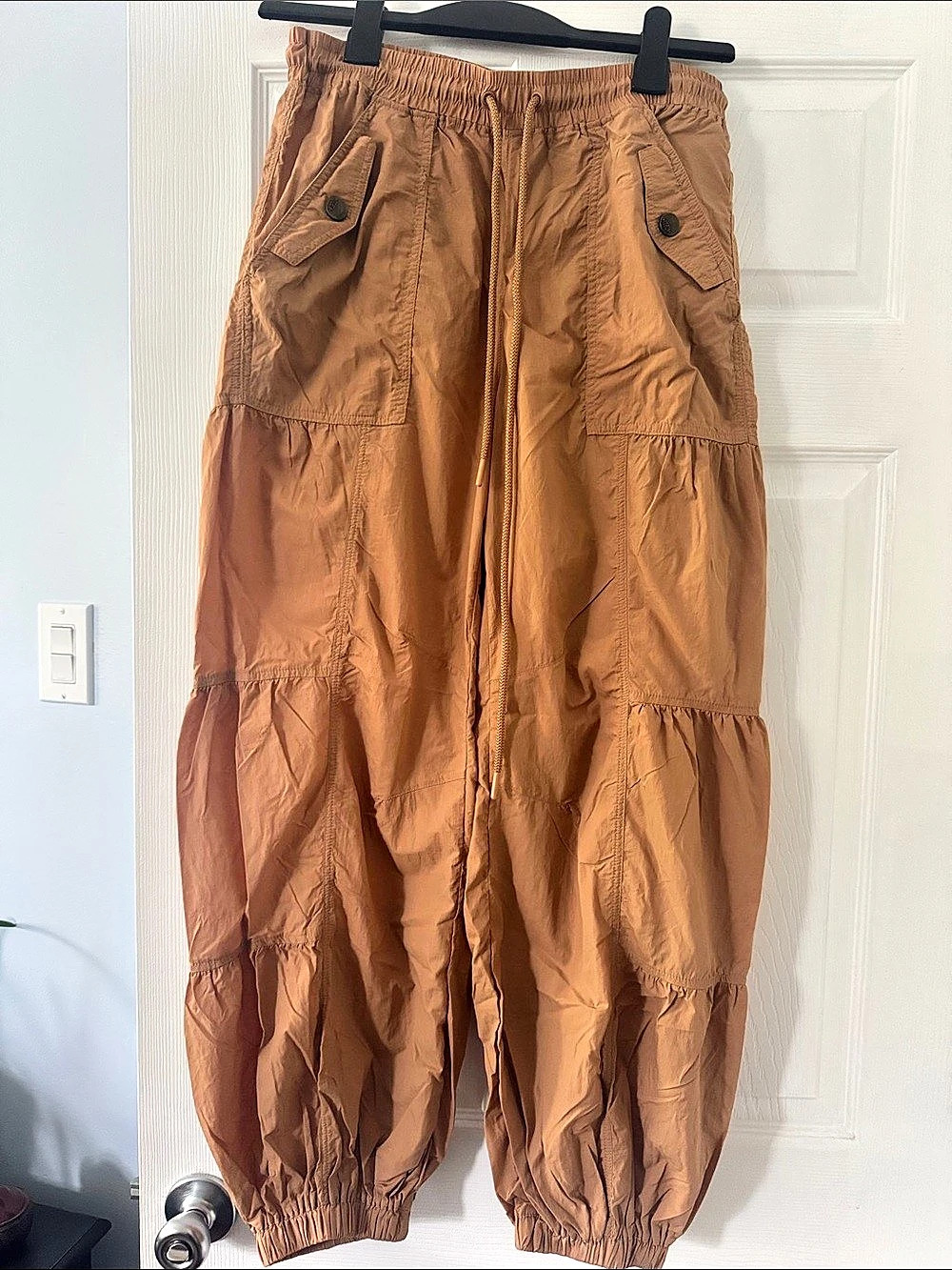 Free People Cargo Swish Jogger Pants in Rust Size Small Like New